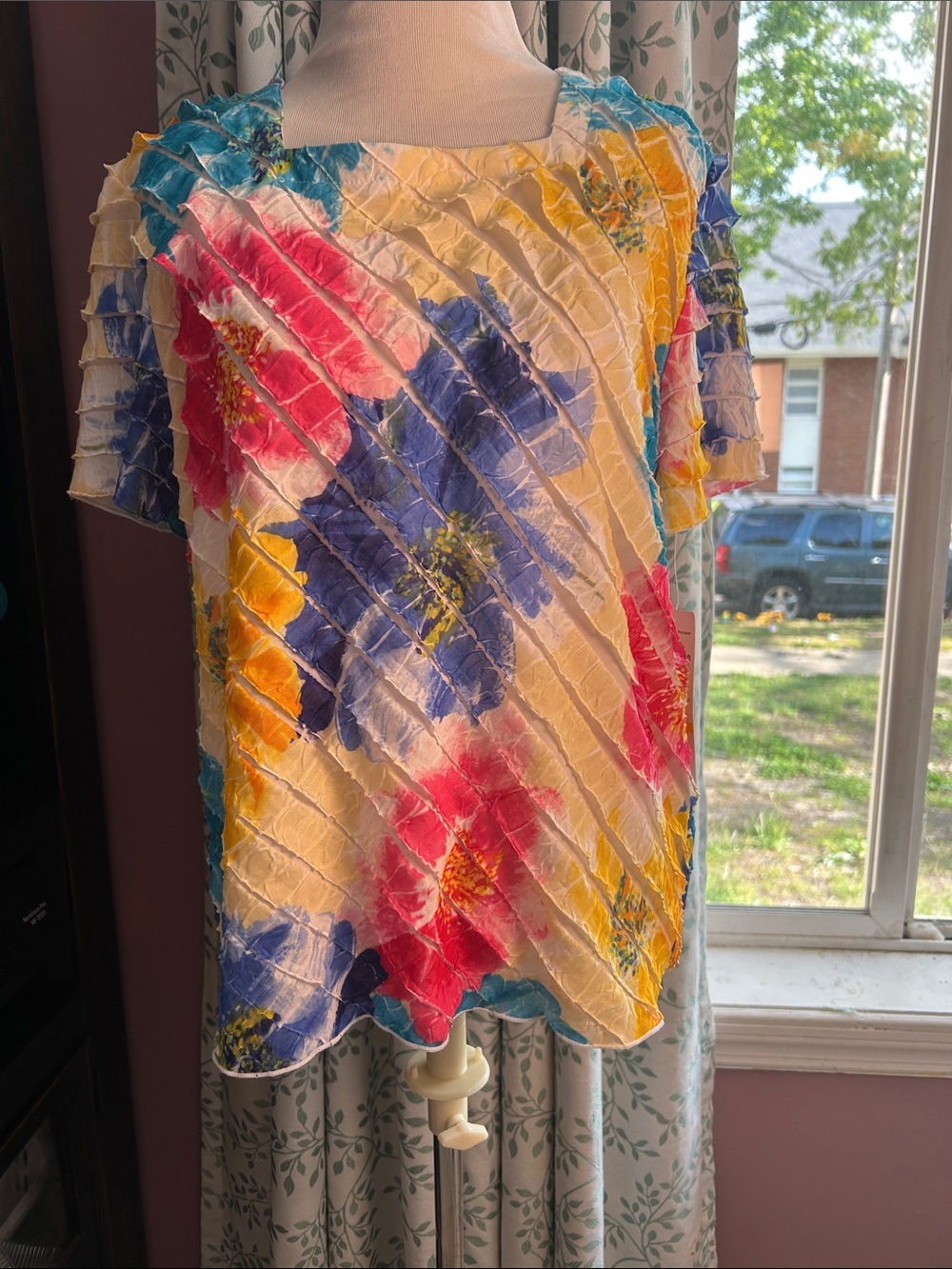 Alfred Dunner Multicolor Floral Crinkle Short Sleeve Top